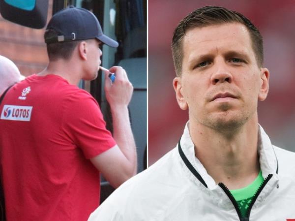 Barcelona signing Wojciech Szczesny smoking